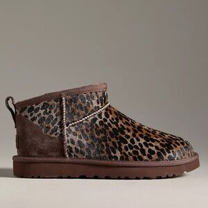 UGG® CLASSIC ULTRA MINI CASPIAN BOOTS